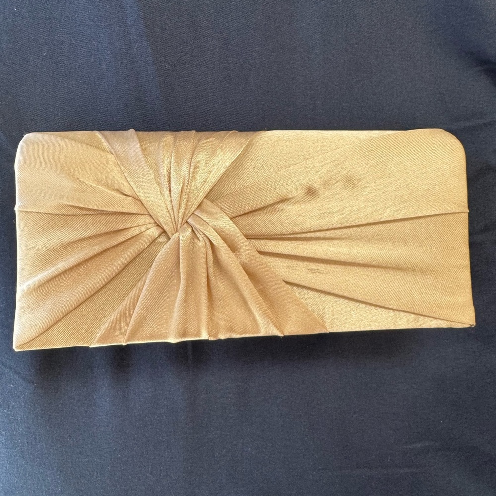 Charming Charlie RSVP Elegant Cream Clutch